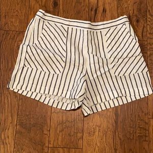 Ellen Tracy Black/White Linen Shorts Sz L
